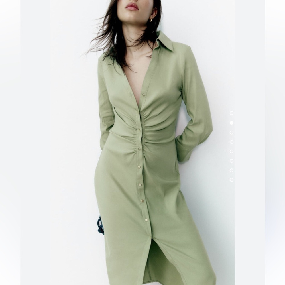Who What Wear green long sleeve body on dress with ruching around the